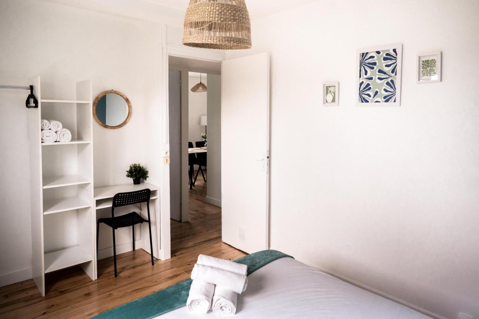 Le Ambroise - T3 Spacieux Et Calme Avec Parking Gratuit Bergerac Room photo